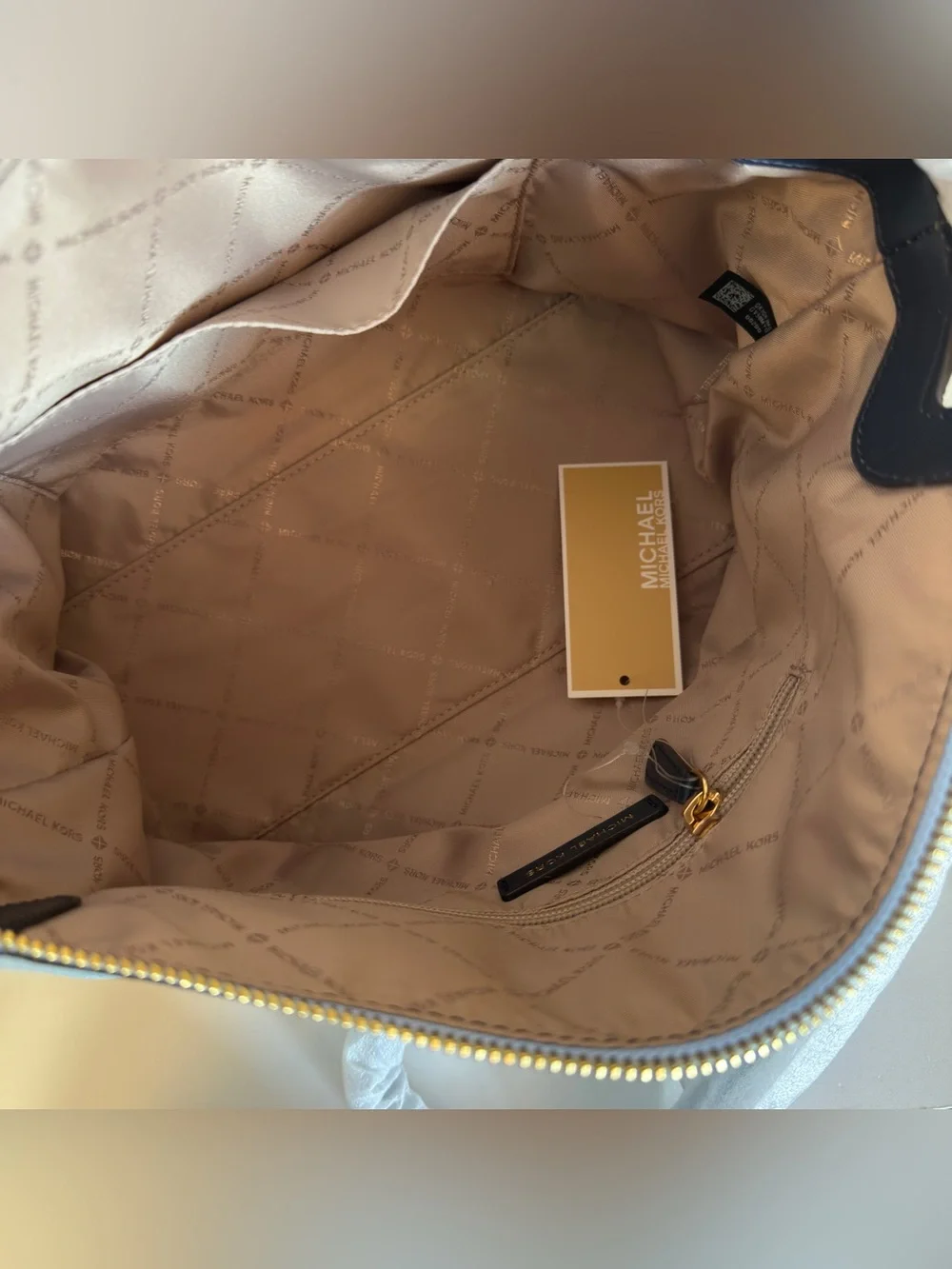 Michael Kors Brooke MD EW CONV SHLDR LEATHER